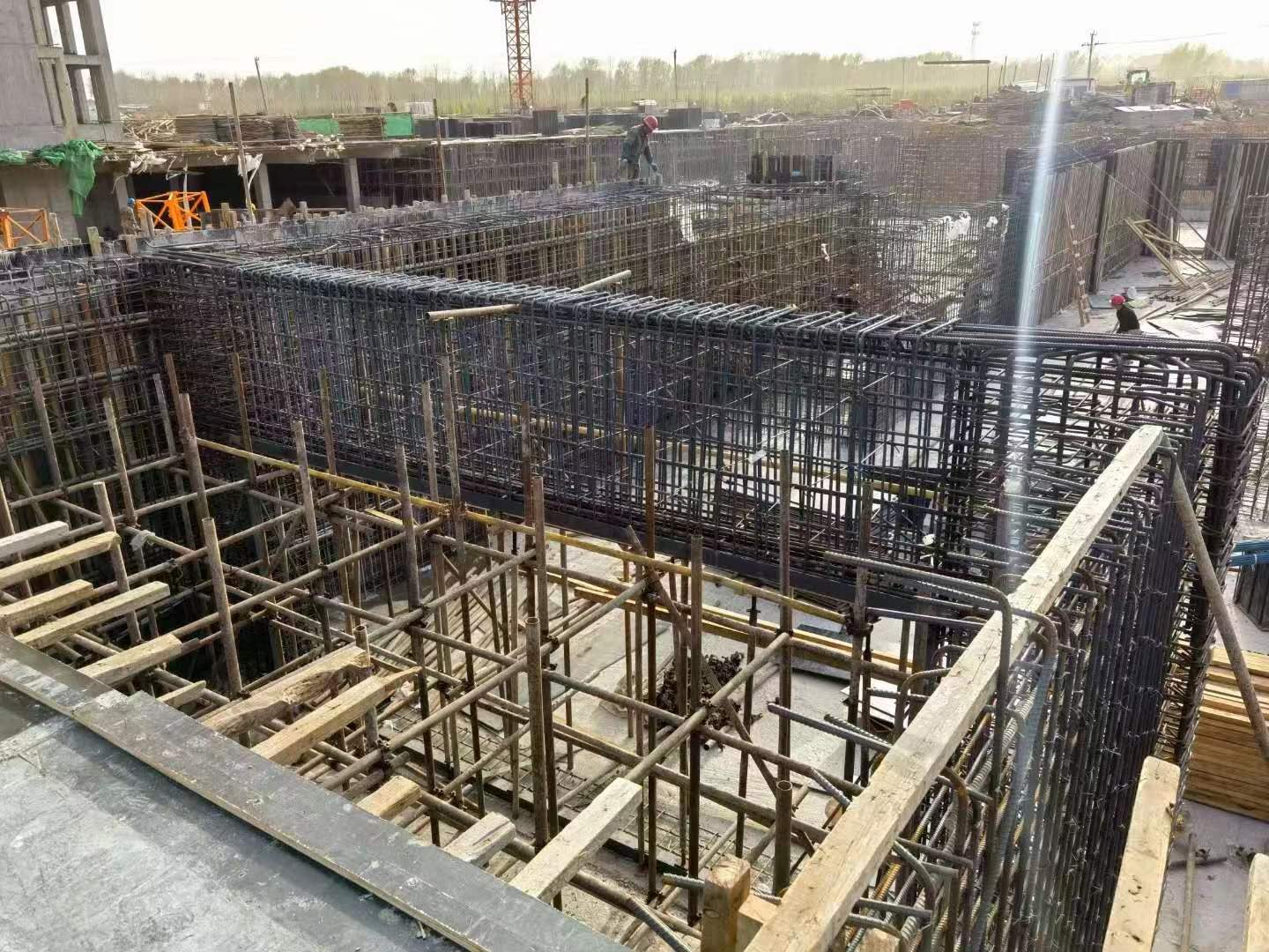 小板镇建筑基础筏板施工时混凝土有哪些常见问题?